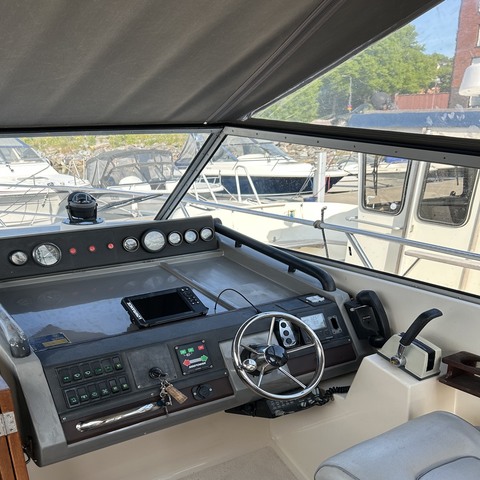 Manövrera 9m motorbåt